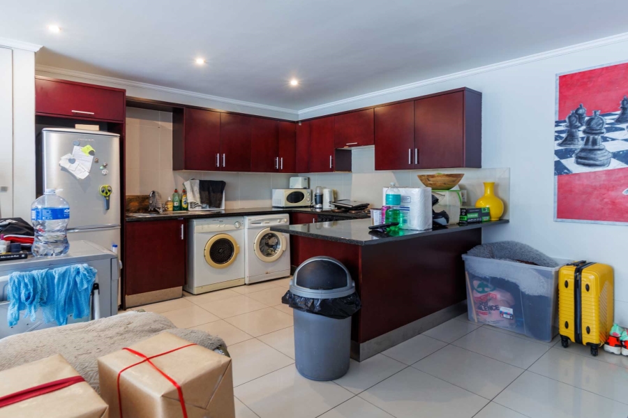 To Let 2 Bedroom Property for Rent in Hout Bay Beachfront Western Cape